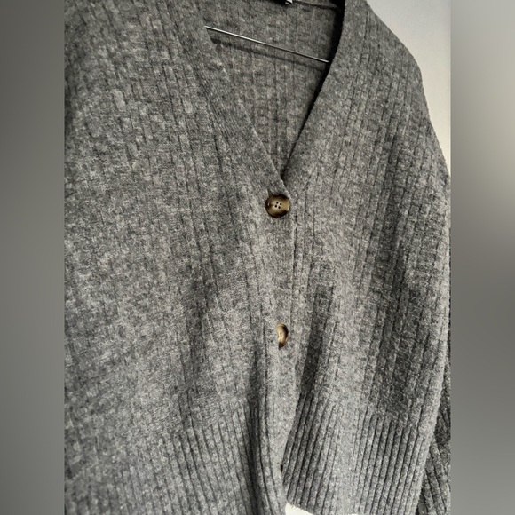 ZARA WOOL BLEND GREY BUTTON UP CARDIGAN SZ SMALL - Picture 3 of 6